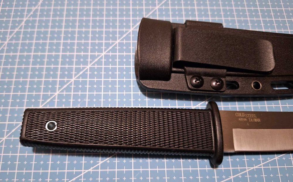 Тактически боен нож с фиксирано Tanto острие