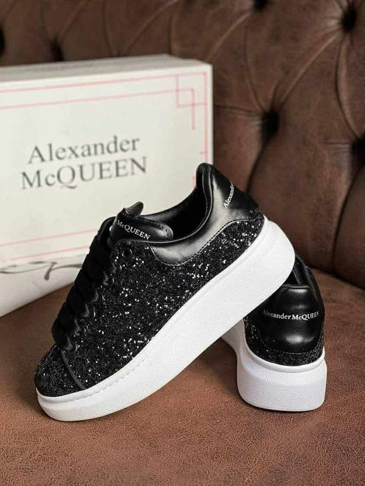 Glitter Mc Queen 

37,37,37,39,40,40,40,40

220 lei

Certificat
