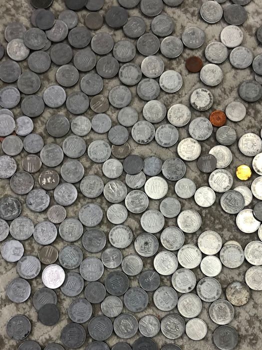Monede vechi diferite