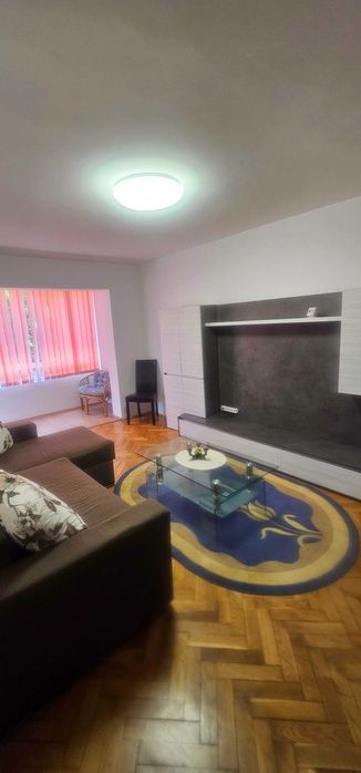 Apartament liniștit cu 3 camere în Tudor