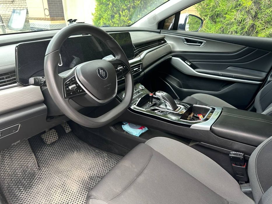 Jmev Renault xolati zur. Yandeksda biznes tarifiga utadi.
