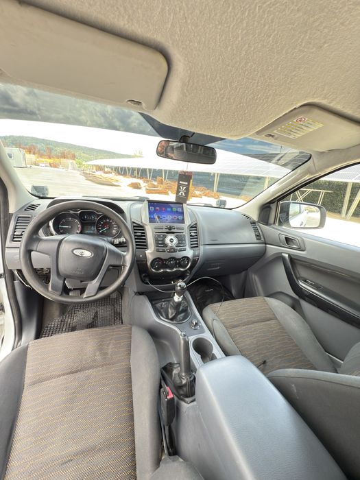 Vand Ford ranger in 2 usi