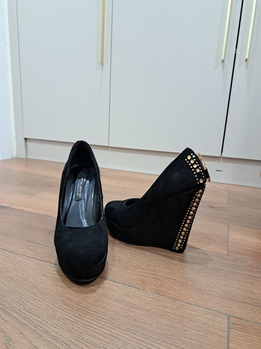 Продам женскую обувь