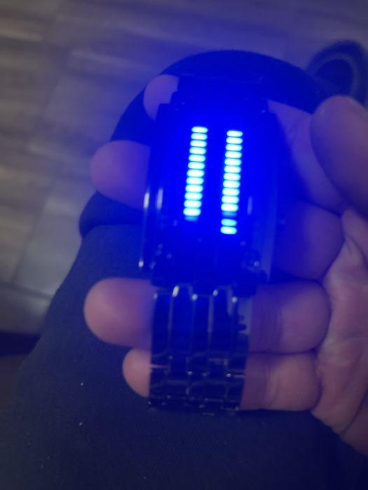 LED дизайнерски часовник Hugo Boss – рядък модел”