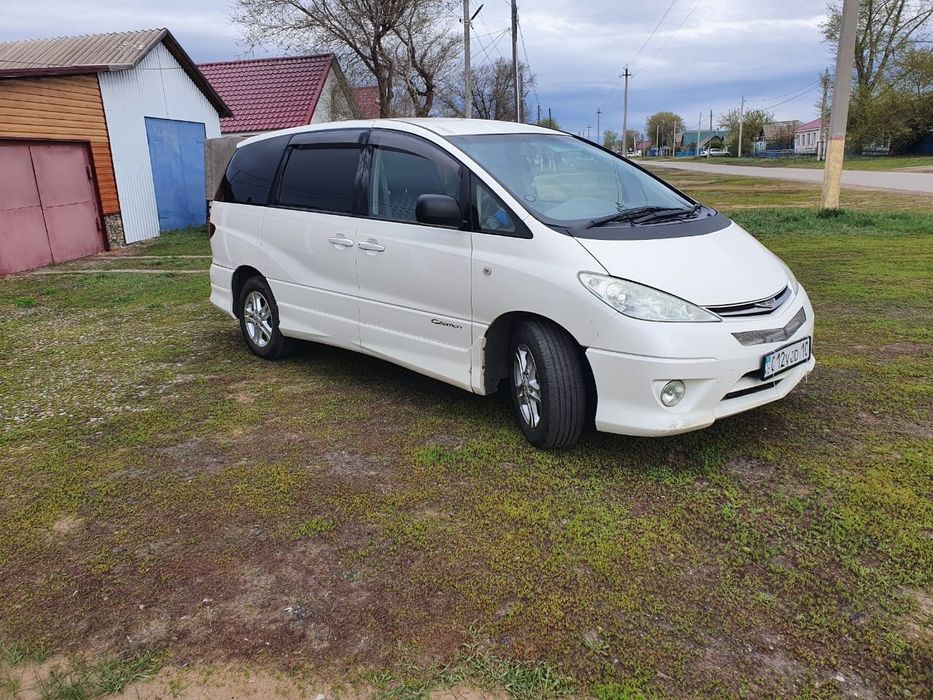 Toyota estima 012