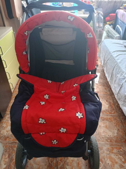 Продавам комбинирана бебешка количка MAG ENGLAND