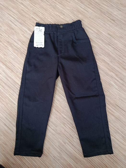 Продам джинсы и штаны на девочек и мальчиков.