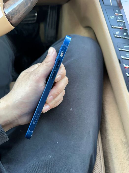 IPhone 12 заблокированый