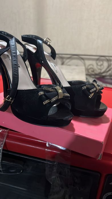 Босоножки продам