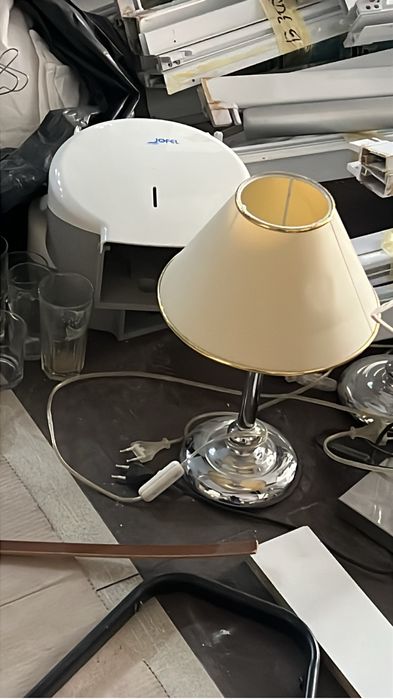 Usi din lemn si mobilier+accesorii baie in stare buna