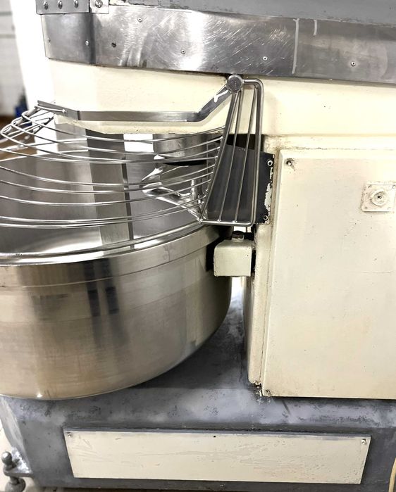 Спирален миксер (тестомесачка), Франция