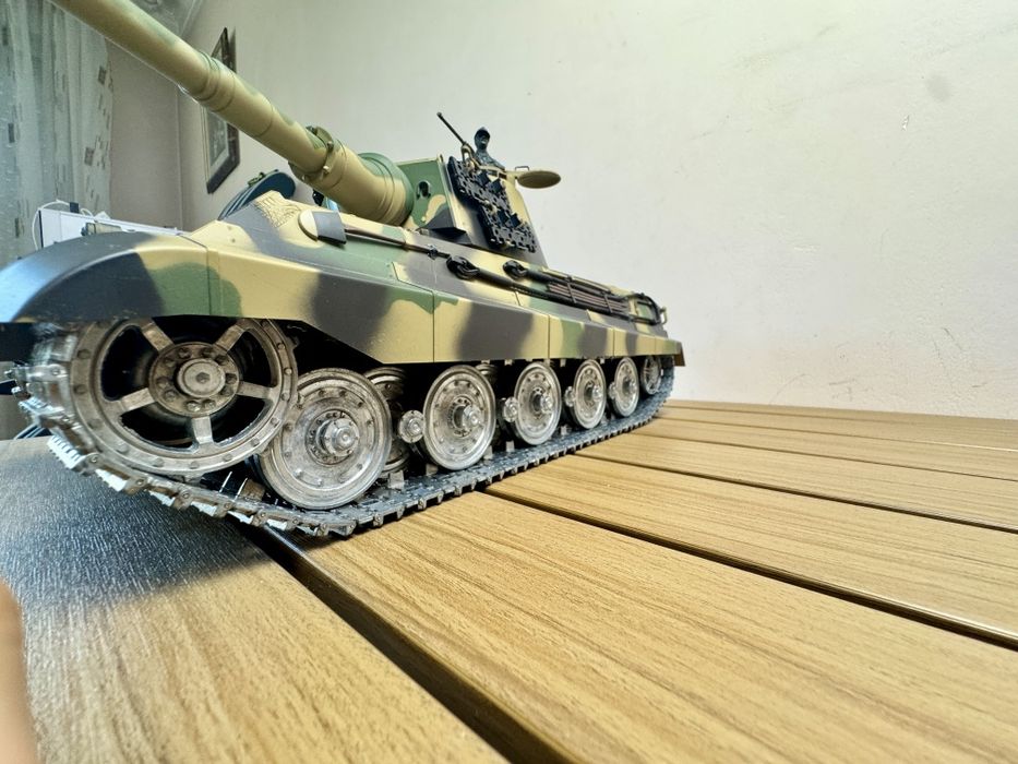 Радиоуправляем RC Танк King Tiger - Платка 7.0, WiFi Камера, Дим и 4 Батерии