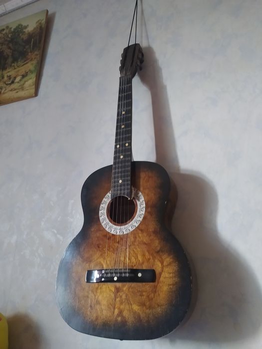 Продам гитару акустика