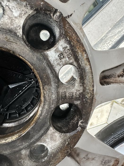 Jante aliaj Mercedes Benz 5x112  5 x 120 R16 + cauciucuri 205 / 55 / R16 A2044011102 et 43