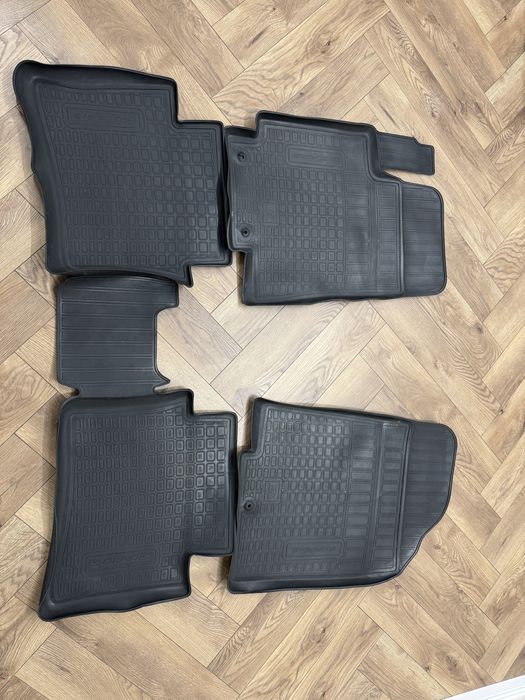 Продам коврики Hyundai Accent/Solaris