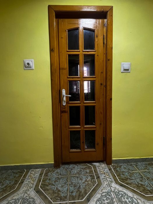 Uși din lemn bun
