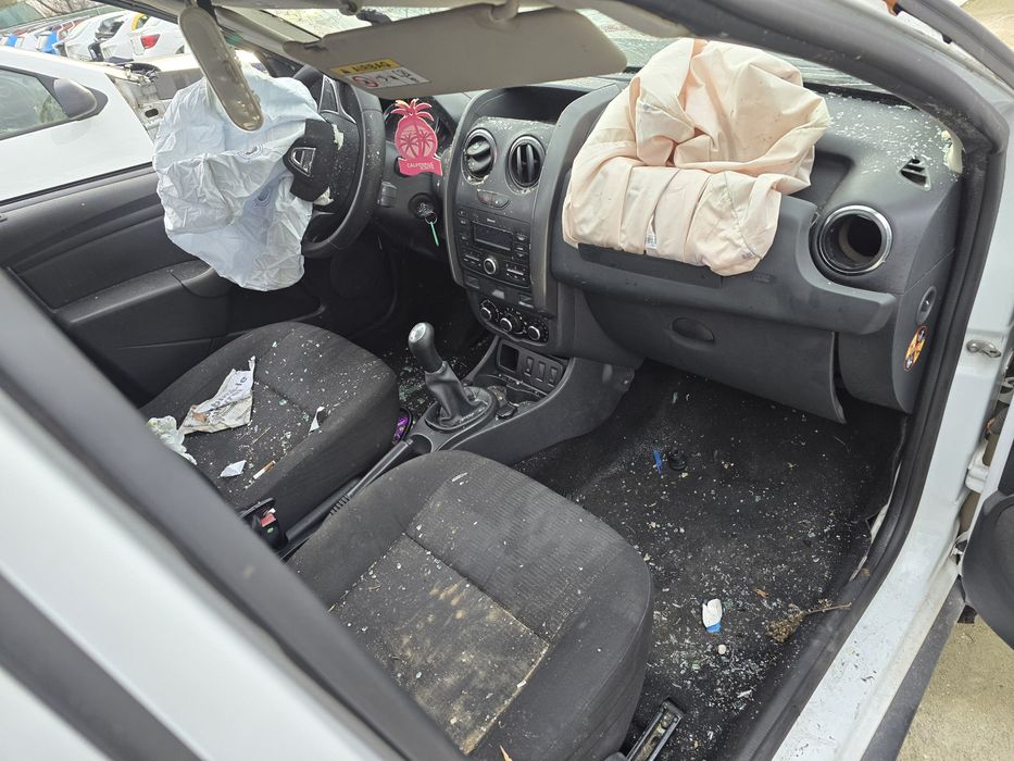 Dezmembrari/piese/Dezmembrez Dacia Duster 2017 1.6 sce 2x4