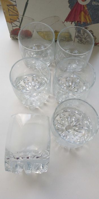 Бокалы для вина, напитков