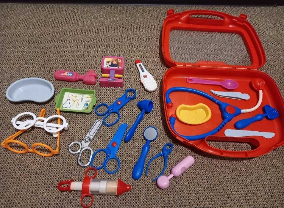 Игрушечный набор " Доктор'"