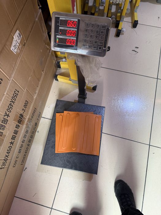 Тактильная плитка ПВХ 30*30