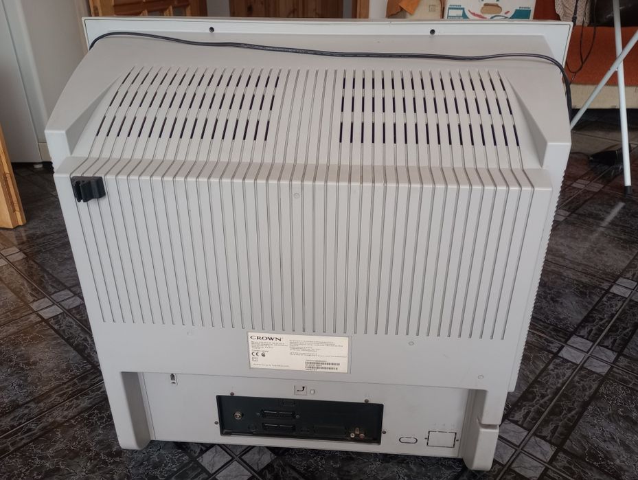 Продавам TV CROWN-29 инча