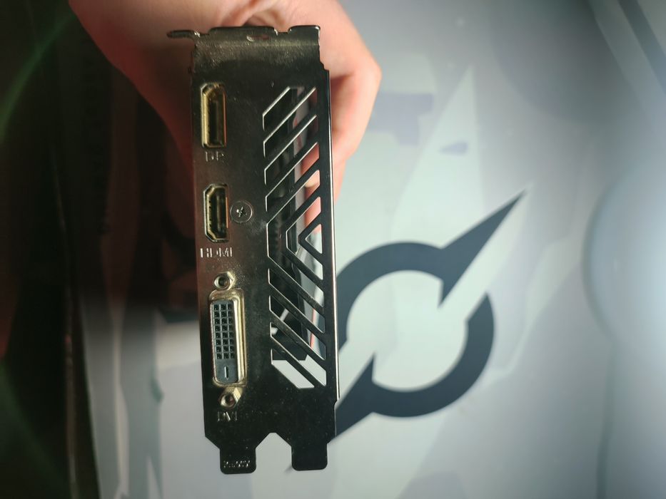 Vând gtx 1050 4gb