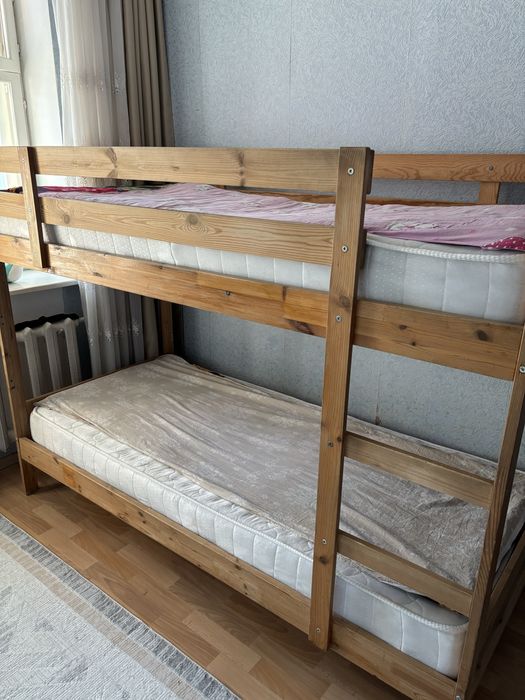 Двухъяросная кровать