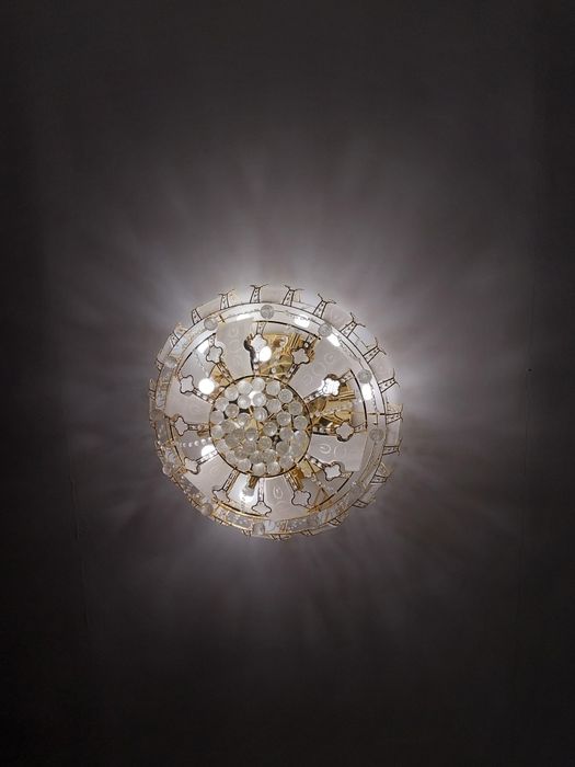 Люстра в зал. Большая.