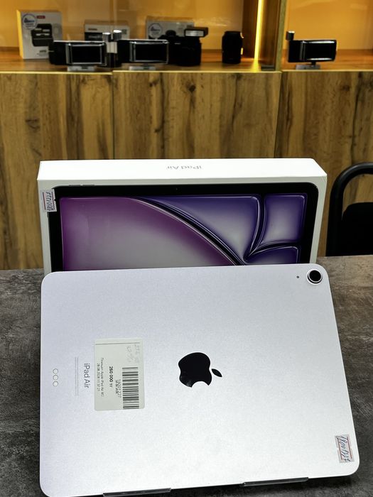 Apple iPad Air M2.