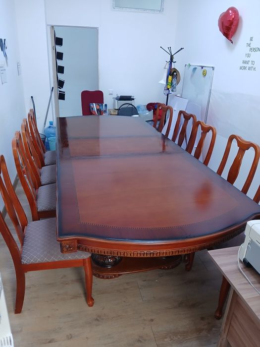 Стол для гостинной