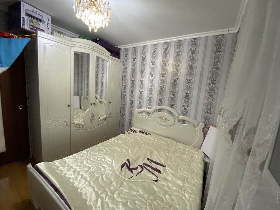 спальный кровать, без матраса, почти новый