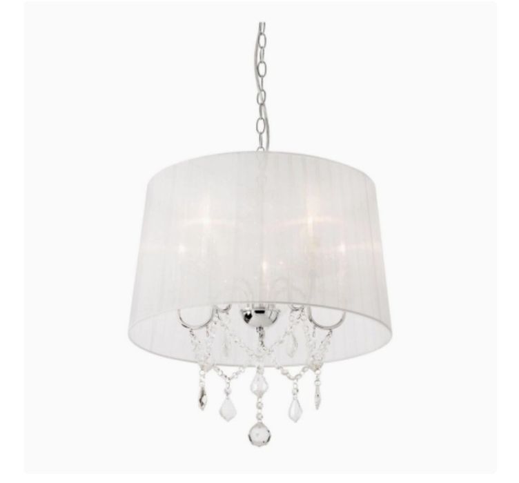 Lustra elegantă la super preț.