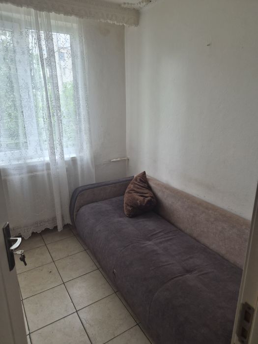 Inchiriez apartament micro19
