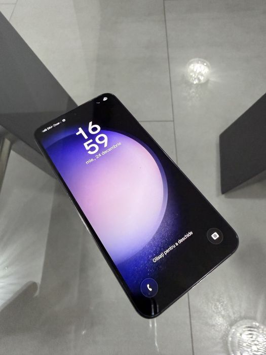 Samsung S23  black 256Gb neverlocked • pata neagra oe ecran •