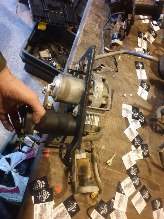 Пневма насос TOYOTA LEXUS