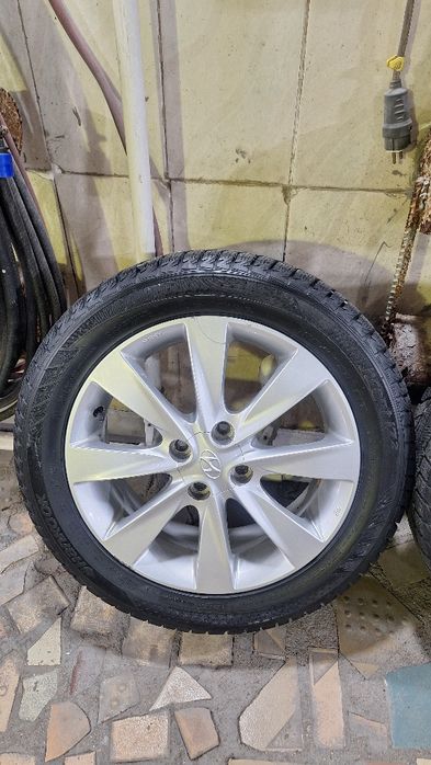 Зимние шины,диски Hyundai accent
