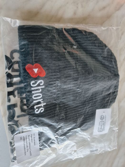 YouTube Shorts шапка Бийни / Beanie