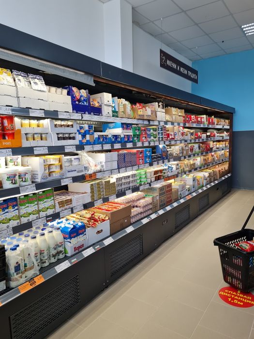 Крайстенна хладилна витрина с вграден хладилен агрегат