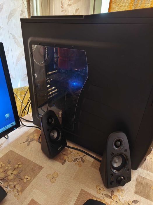 Компютър + монитор с всякаква нужна периферия!