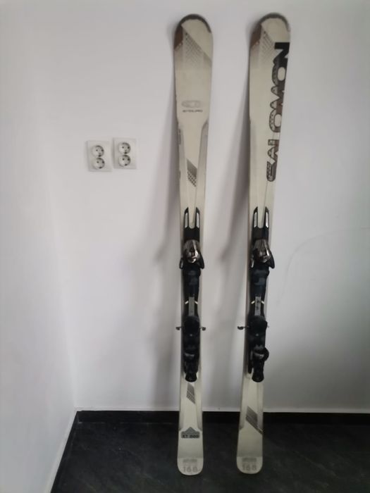 Vând schiuri enduro 168cm