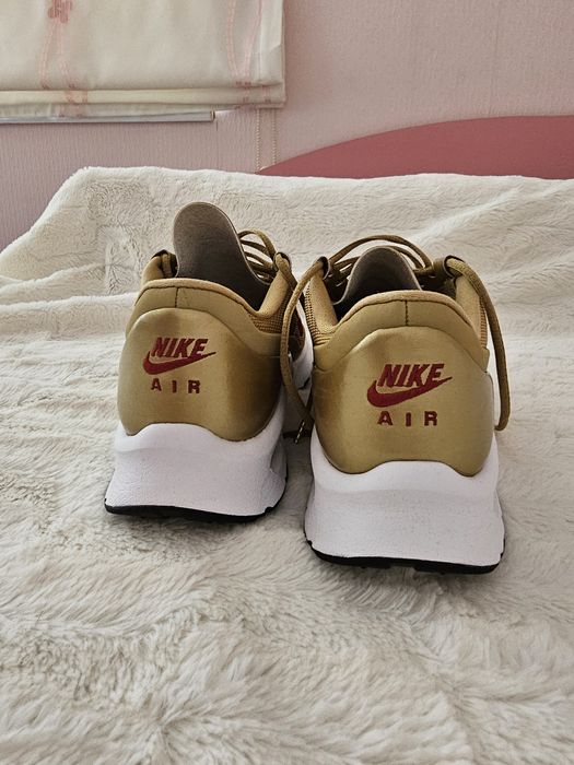 Дамски маратонки Nike