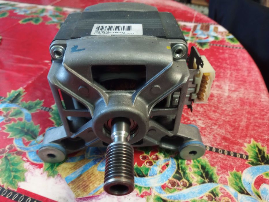 Продавам електродвигател за пералня Горение.