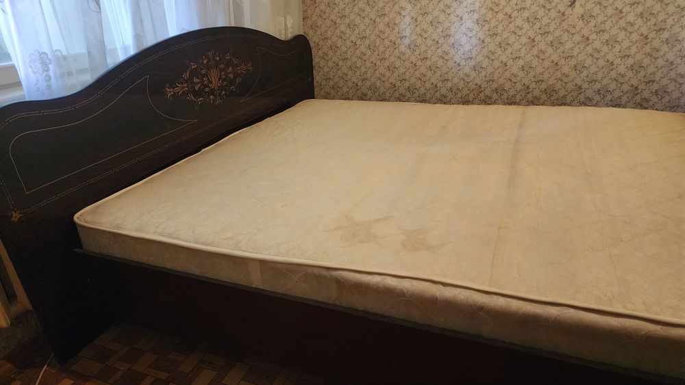 Спальный кровать сотилади, матраси билан