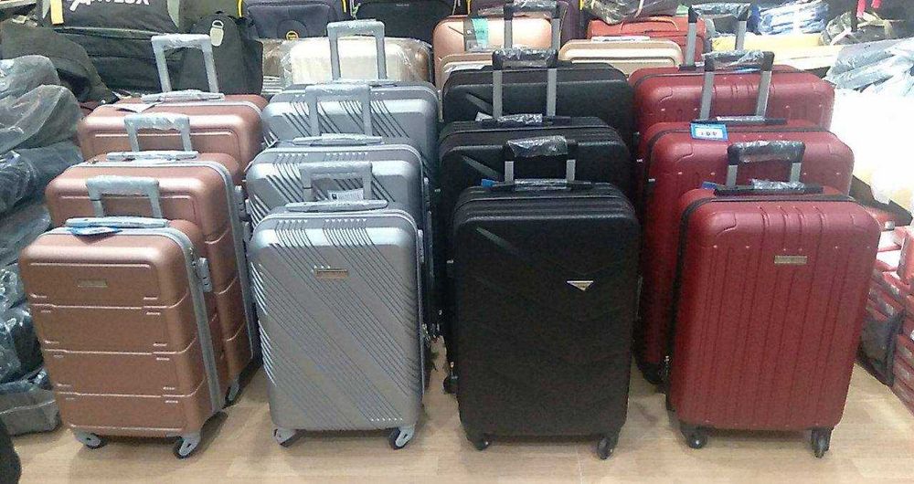 Чемоданы на скидке новые