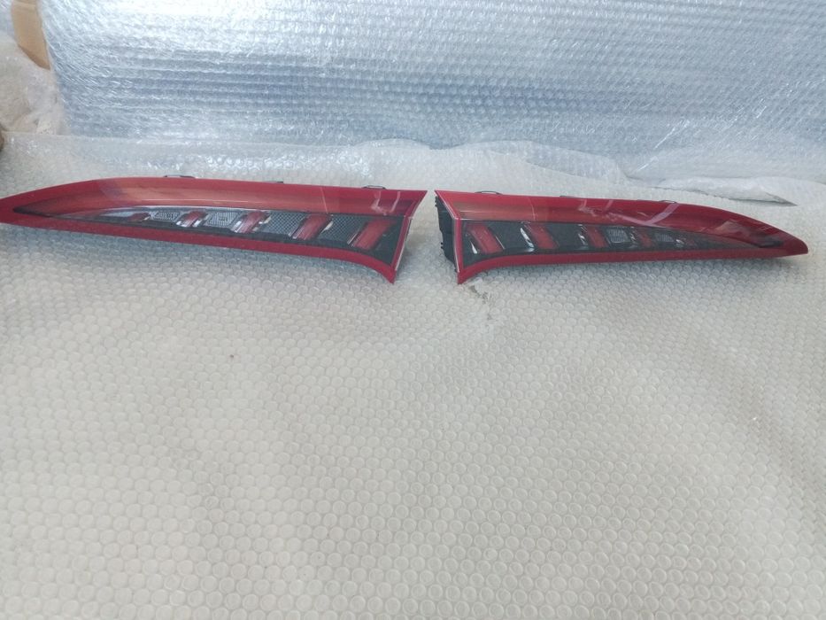 Внутренний правый задний фонарь. Hongqi Ekm5