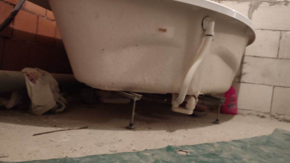 Cada baie 140x140 + masca sigilata si suporti