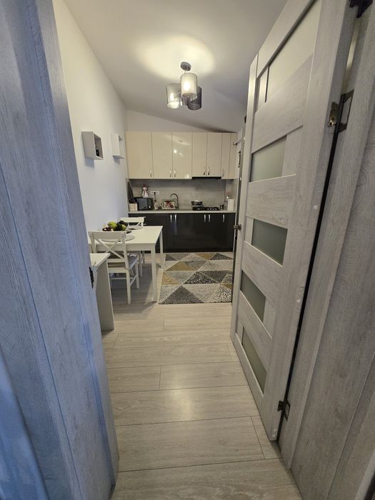 Apartament 3 camere de vânzare