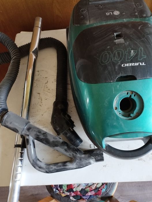 Продам пылесос LG турбо 1400