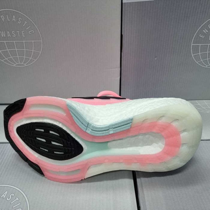 Оригинални обувки  ADIDAS ULTRABOOST 22  EU41 1/3