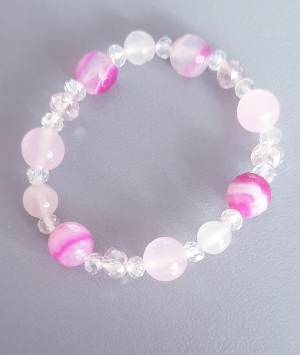 Гривни от естествени камъни